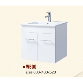 W600